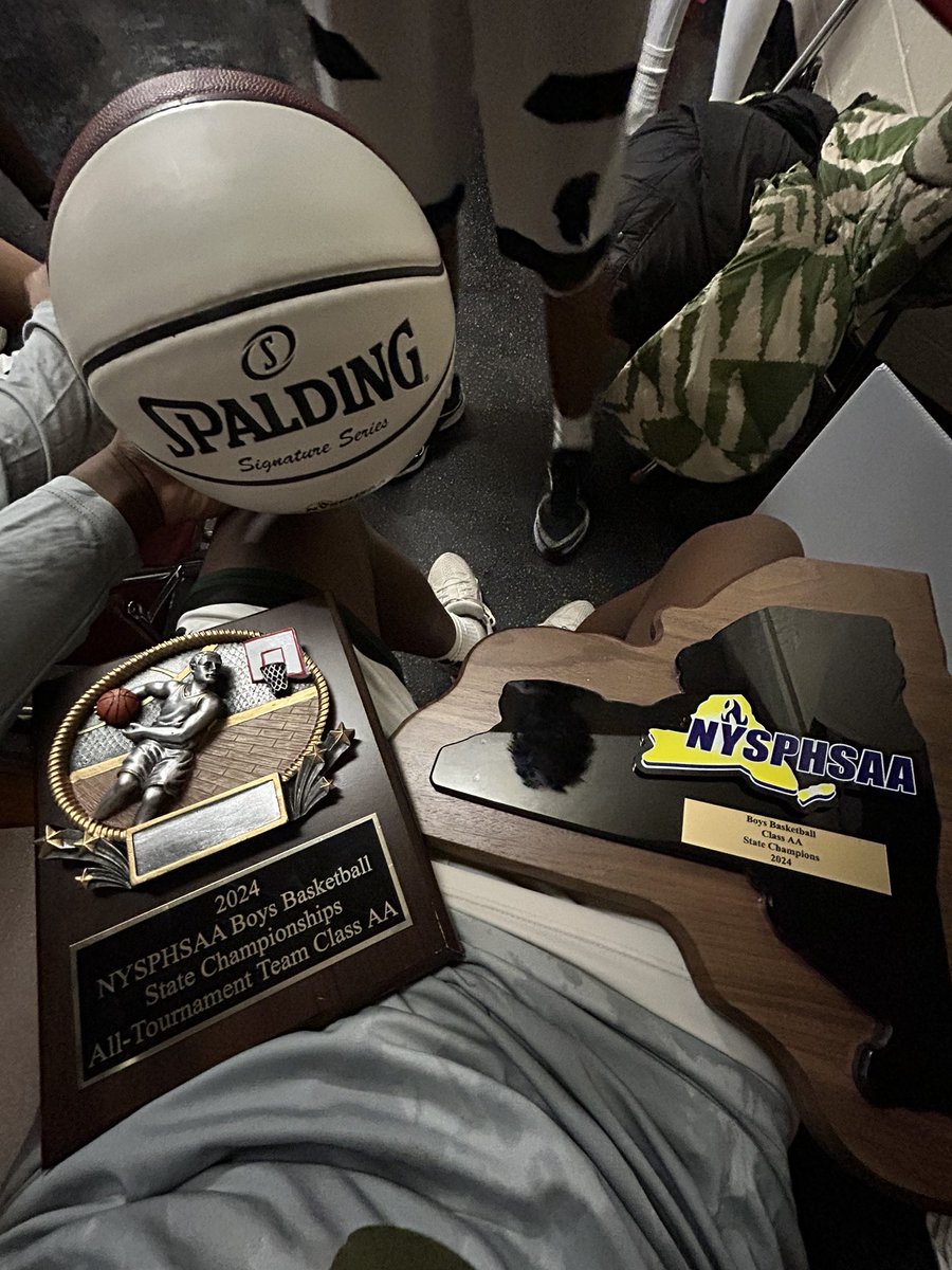 obliss___'s tweet image. Some of the best years of my life, went out a State Champ @ClubElmont @ElmontLawmen @elmontathletics