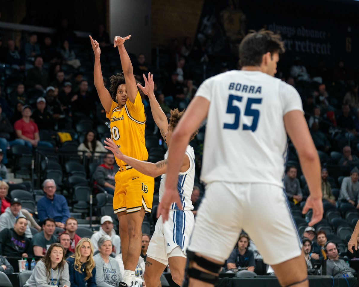 Long Beach State Basketball are Big West champions!

Thanks to clutch free throws in the final seconds, Long Beach were able to ice the game to beat UC Davis 74-70.

The Beach punched their ticket to the dance since its last appearance in 2012

#GoBeach

📸 - Long Beach Athletics