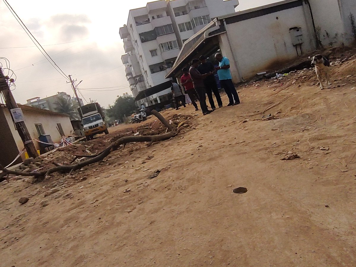 Mukesh_KDwivedi's tweet photo. @BBMPCOMM @BBMPMahadevpura :Sir,more than 300 families(old,kids,patients,expecting womens)of 3 Apts(PrimeMansion, VivekSanskar &amp; HilifeNature) are blocked by unfinished nala-road work SharmaashramaRoad Belathur Kadugodi. Please need ur urgent intervention to unblock us. https://t.co/khQamVC4o6