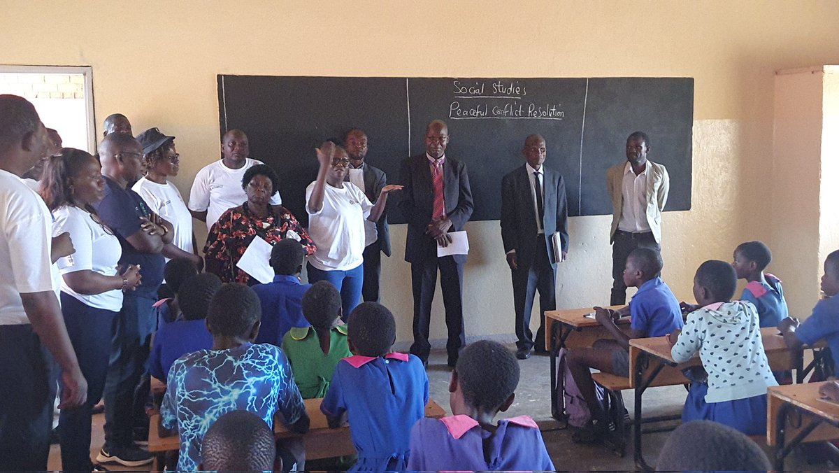 Blantyre Joint Institutional Integrity Committees donating a classroom block at Chisawani F.P. School in Mpemba. <a href="/ChizumaMartha/">Martha Chizuma</a> was the guest of honour. I am proud to have led the committees to their second initiative, <a href="/ACBMalawi/">Anti-Corruption Bureau Malawi</a>, @EGENCO, <a href="/malawi_college/">Malawi College Of Accountancy</a>, <a href="/ESCOM_Malawi/">ESCOM</a>,