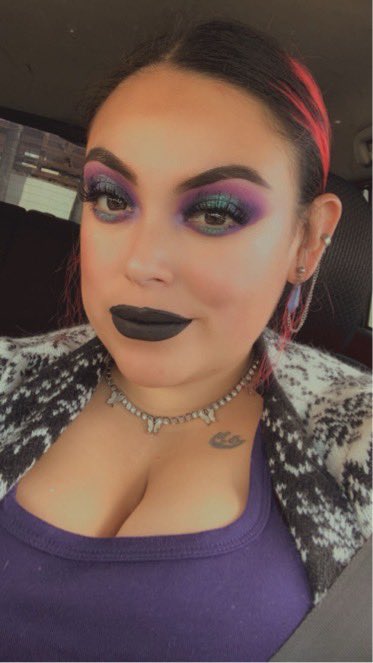 bella__007's tweet image. My look from yesterday for Boysenberry Festival 💜🖤 lips by @MACcosmetics lashes by #kisslashes eyes by @MorpheBrushes and @jamescharles palette and glitter by #halfmagic brows @wetnwildbeauty