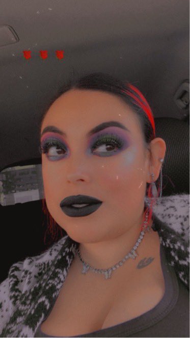 bella__007's tweet image. My look from yesterday for Boysenberry Festival 💜🖤 lips by @MACcosmetics lashes by #kisslashes eyes by @MorpheBrushes and @jamescharles palette and glitter by #halfmagic brows @wetnwildbeauty