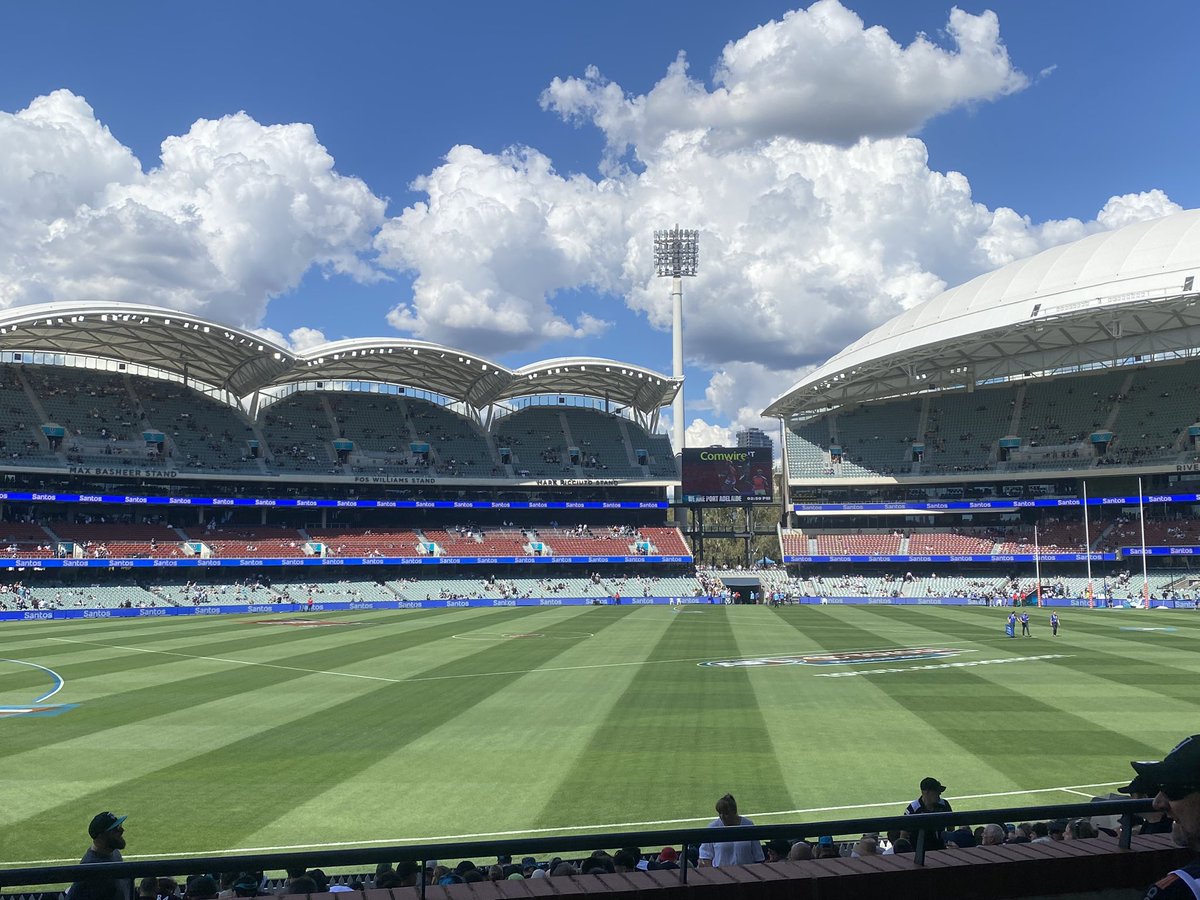 liza5_victoria's tweet image. Great to be at the footy again. #GoPort