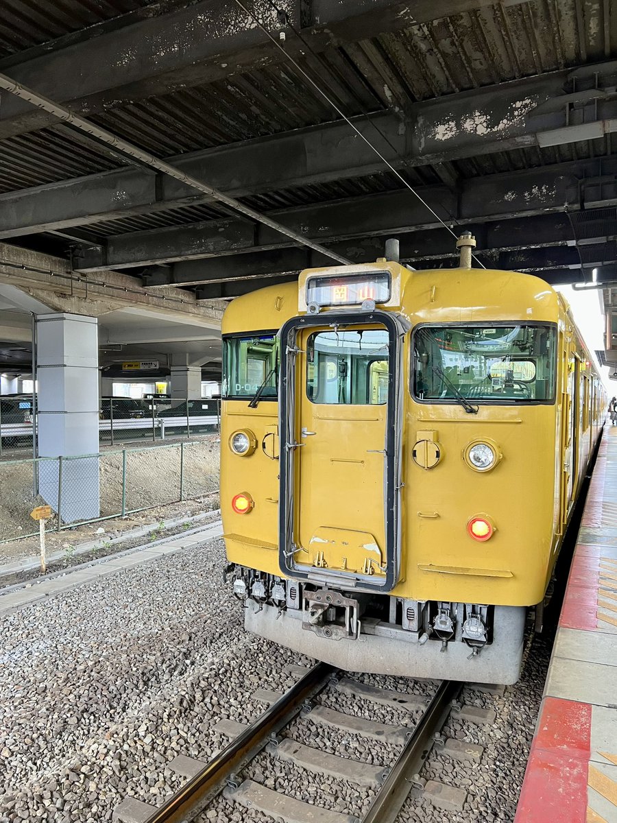 山陽本線　相生駅（11:18着）
1310M 福山発相生行き

2024.03.17

D-04編成（岡山駅で後寄D編成切離し）

#山陽本線　#運用　#115系　#227系
