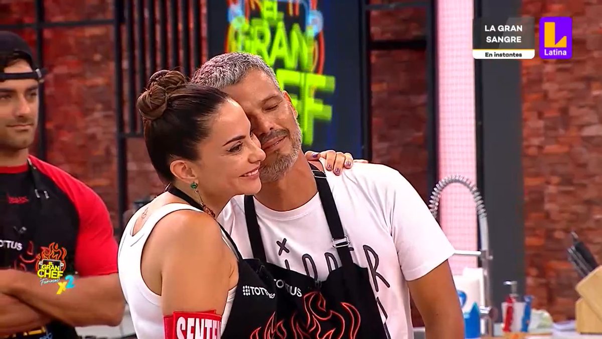 AlexaLovesLarry's tweet photo. Lo mucho que voy a extrañar a Pancho y Ximena, pensar que comenzaron sin entenderse en la cocina y perdiendo la paciencia con el otro. Y hoy se van más unidos que nunca y cocinando mejor, los papis de los chefcitos para siempre <3 #ElGranChefFamososx2 #ElGranChefFamosos https://t.co/qeAETFyPFg