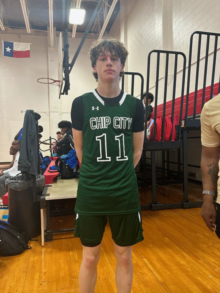 .<a href="/cwrichardson24/">Chase Richardson</a> one of the most electric freshman in the state. The Friendswood HS G has REAL game. Tough, motor, can score it off the bounce and very athletic. <a href="/ExposureOtr/">OTRExposure</a> #TakeOver