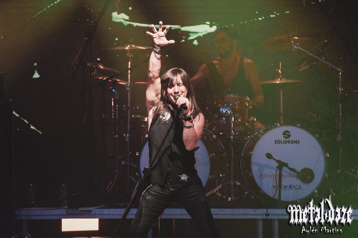 metaldazewzine's tweet photo. RATA BLANCA estrenó formación en Comodoro Rivadavia ayer por la noche con un show de casi dos horas, donde desfilaron los clásicos infaltables, una serie de temas nuevos y alguna que otra perla que hacía un largo tiempo no tocaban. @CDMProducciones @RATABLANCAOFFIC #ratablanca https://t.co/mzkIMMc0kw