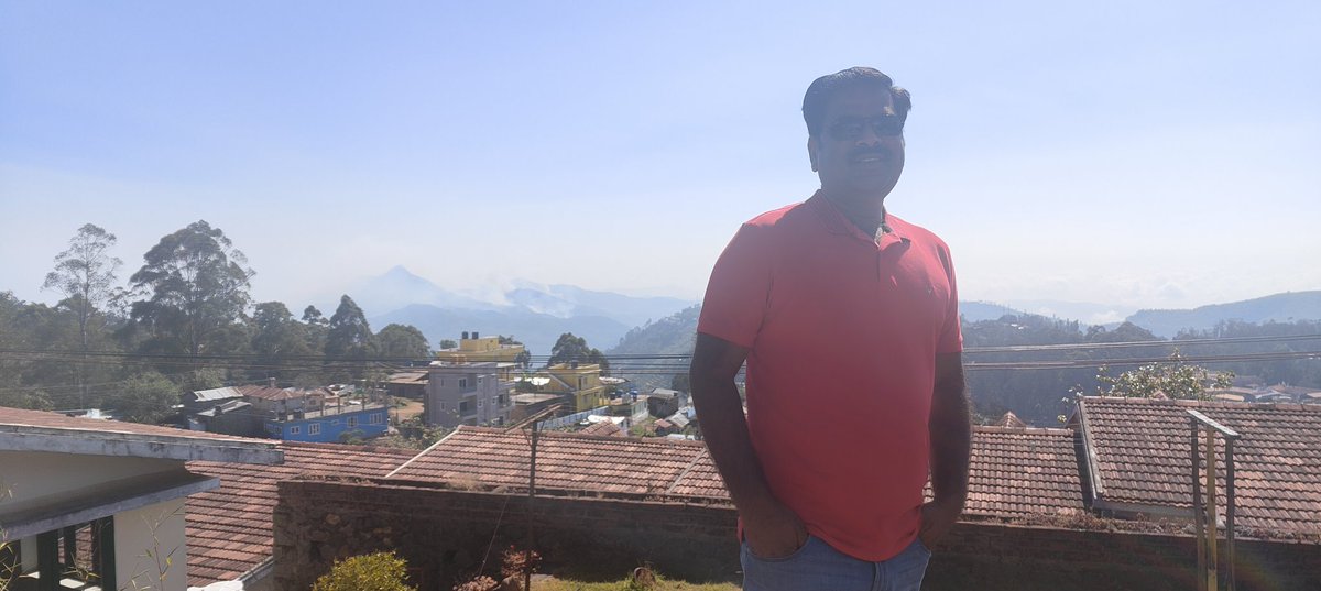 MohanSamikkannu's tweet photo. #RedTShirt https://t.co/PwTHA5GwpE