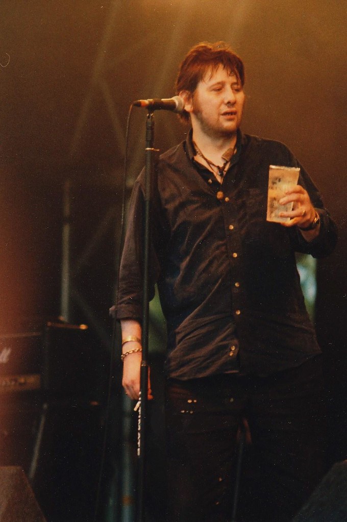 🍀 Happy St. Patrick's Day 🍀

Shane MacGowan 17th March 1999 at The Forum in London's Kentish Town with The Popes

Photo by Lloyd Rich

Rest in Peace Shane 🖤 

#punk #punks #punkrock #StPatricksDay #ShaneMacGowan #history #punkrockhistory #otd