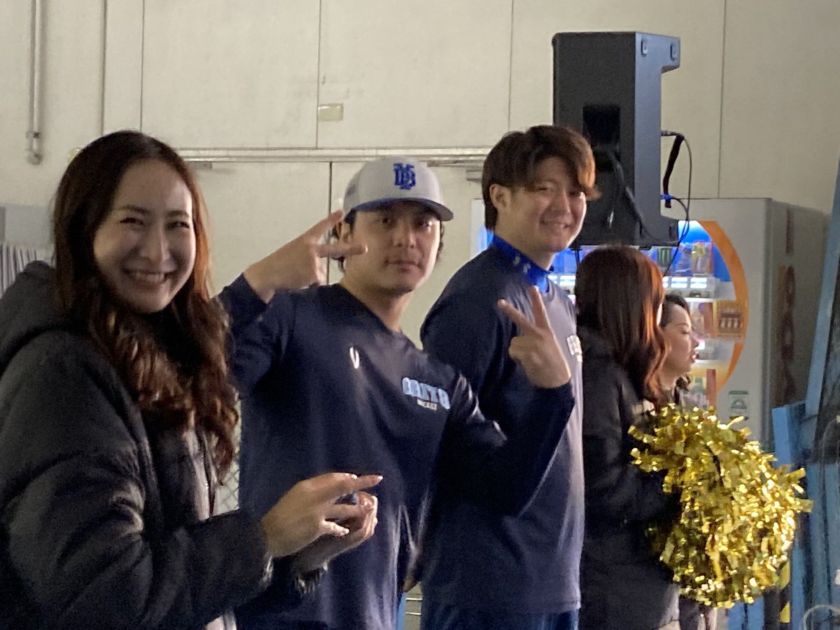 wani_san009's tweet photo. 選手、トパーズFC会員お出迎え😊#14大澤 選手 #87茂木 選手、逆側に #43畑山 選手もお出迎えしてました🏒視線くれました😆応援するぞ！🔥
#横浜GRITS #東伏見 https://t.co/iRJ3lhvNBn