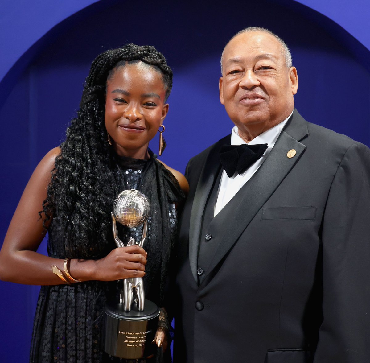 Congratulations to @TheAmandaGorman, the winner of the Chairman's Award at the 55th #NAACPImageAwards. #BrillianceRecognized presented by @crest.