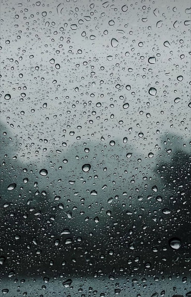 Cat12364's tweet photo. Listening to “Alone” when it’s a rainy day>>> talk about a mood lol this song is so hauntingly beautiful.   #justintimberlake #EITIW https://t.co/FqXZT6AHk2