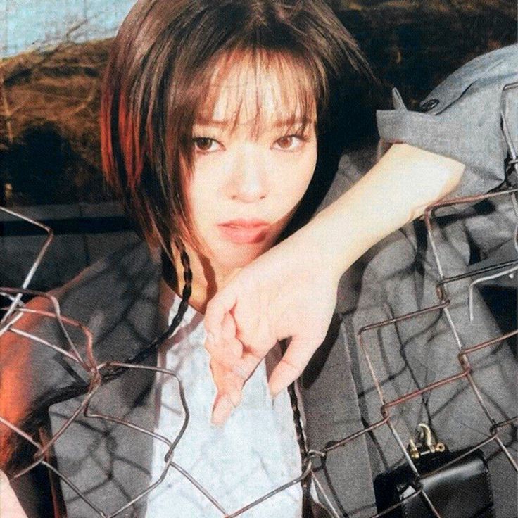 globaltwicee's tweet image. 🚨 #JIHYO talked about #JEONGYEON's song called "Play Me", apparently she was talking about her Solo.