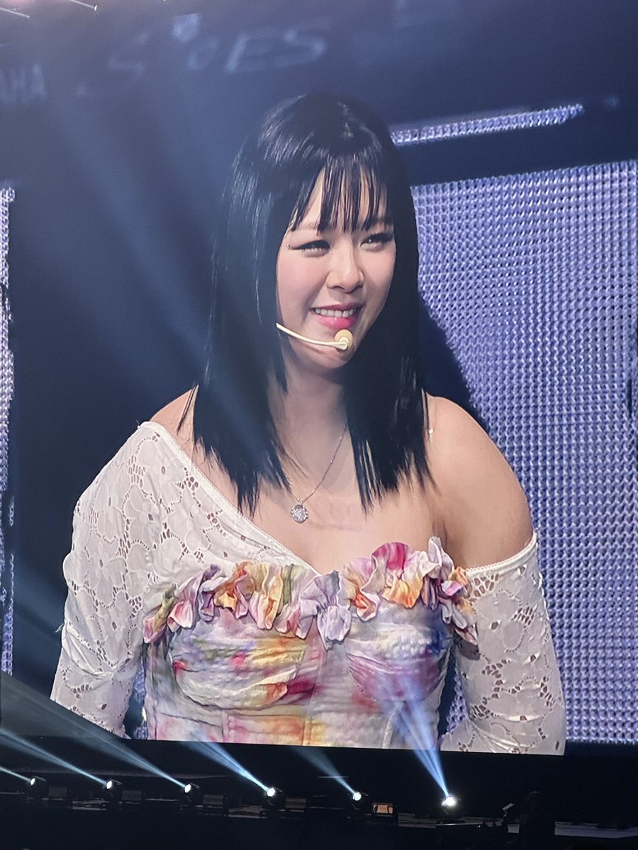 El solo de #JEONGYEON confirmado!?!!💚😭💚😭💚😭

#JIHYO le pidió a #JEONGYEON que cantara una canción propia cuando volvieran a cantar en solitario y #JEONGYEON dijo que tenía una canción llamada Play me?! Pero dijo que la presentaría la próxima vez .... WHAT 😭💚😭💚😭

TWICE