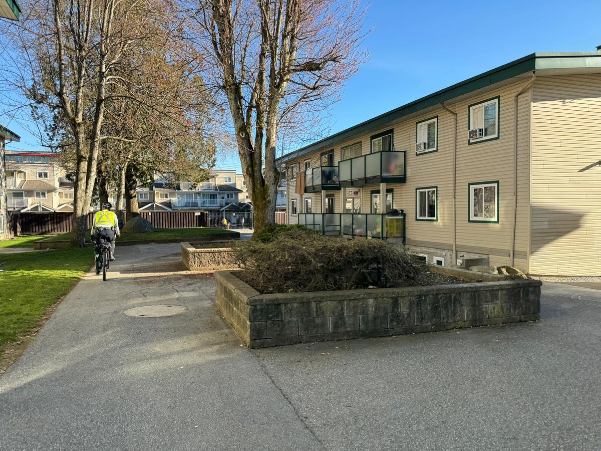 Early afternoon bike patrols in the Hillside Garden area. Followed by the Edmonds area. #Burnaby