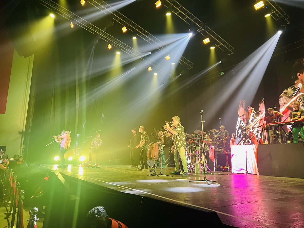 AleSerrano15's tweet photo. Les dije que vendría @LADecadentes nunca les falló. 🫡 https://t.co/evfnROP5xC