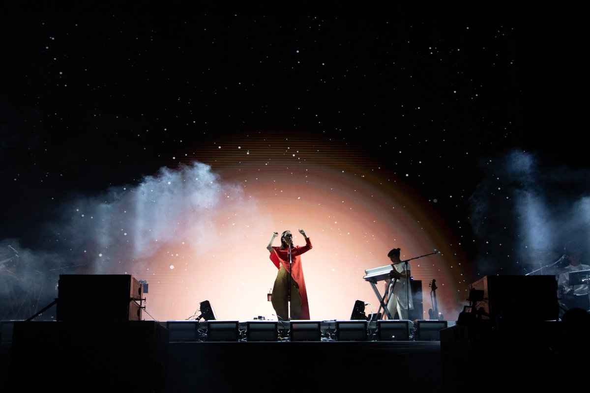 GobCDMX's tweet image. "¡Dime si tú quisieras andar conmigo oh, oh, oh!" 🫣🎙️

Más de 80 mil personas en el Zócalo cantaron a todo pulmón las mejores rolas de Julieta Venegas en el marco de Tiempo de Mujeres, Festival por la Igualdad. 💜 

Aquí algunas fotografías para recordar este momento. 📸