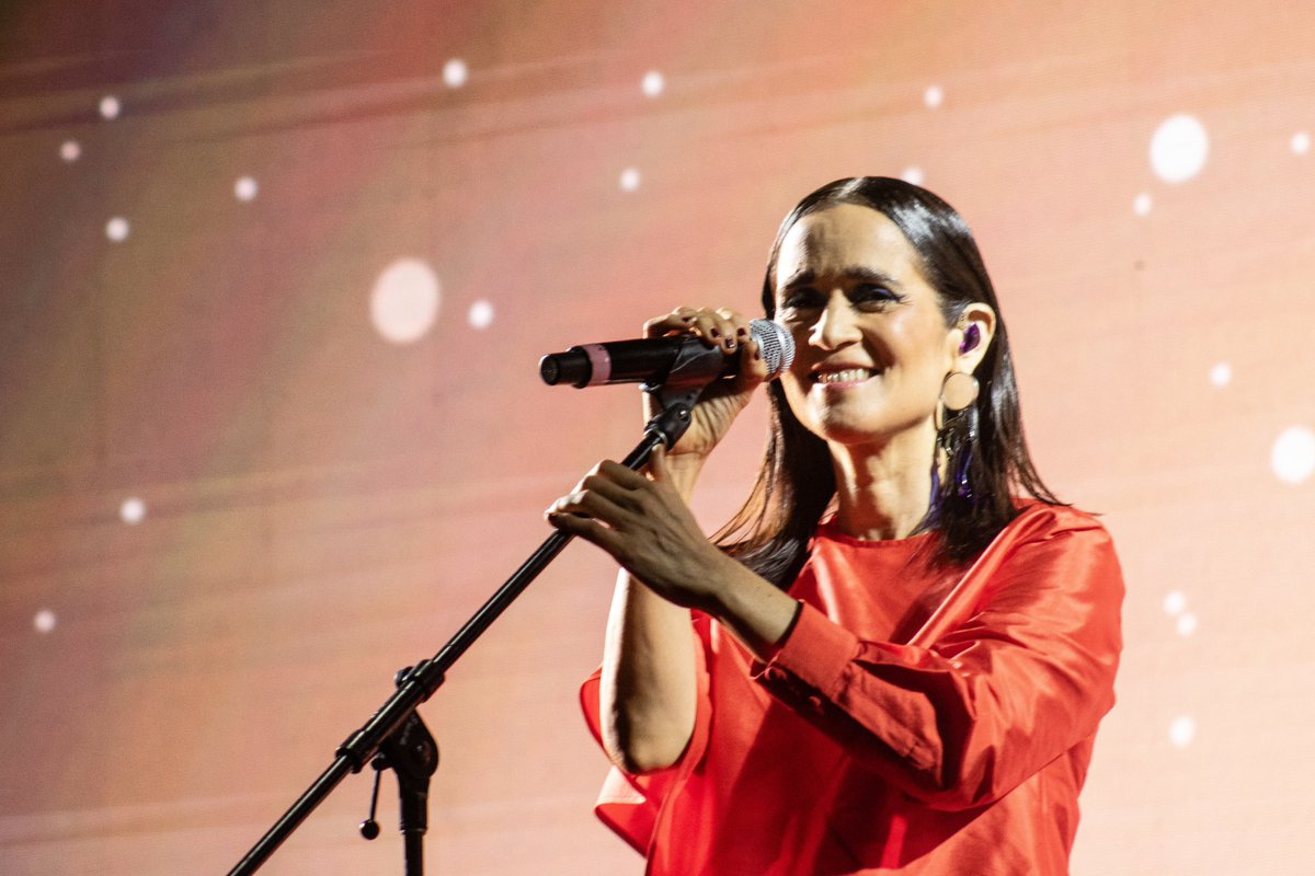GobCDMX's tweet image. "¡Dime si tú quisieras andar conmigo oh, oh, oh!" 🫣🎙️

Más de 80 mil personas en el Zócalo cantaron a todo pulmón las mejores rolas de Julieta Venegas en el marco de Tiempo de Mujeres, Festival por la Igualdad. 💜 

Aquí algunas fotografías para recordar este momento. 📸