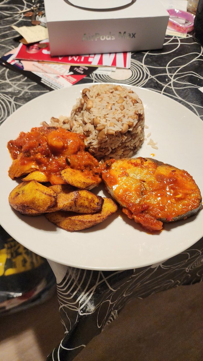 OSHINEALASHEJU's tweet photo. I made dinner, serve it and don't feel like eating 😒 🙄 lol https://t.co/aOcqgQWfGu