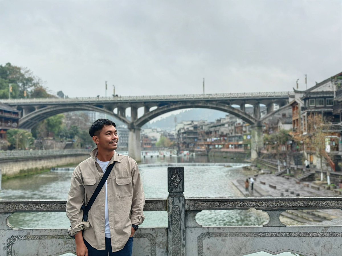 36Oxygen's tweet photo. Fenghuang, Hunan, China 🇨🇳 https://t.co/OjBnFgk0Qc