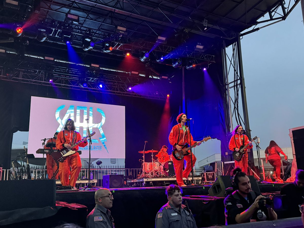 gleannignacio's tweet photo. ty, @SpaceCenterHou ๐ for the #Moon2Mars festival. had an amazing time watching @therejects! https://t.co/oEm92KWKo6