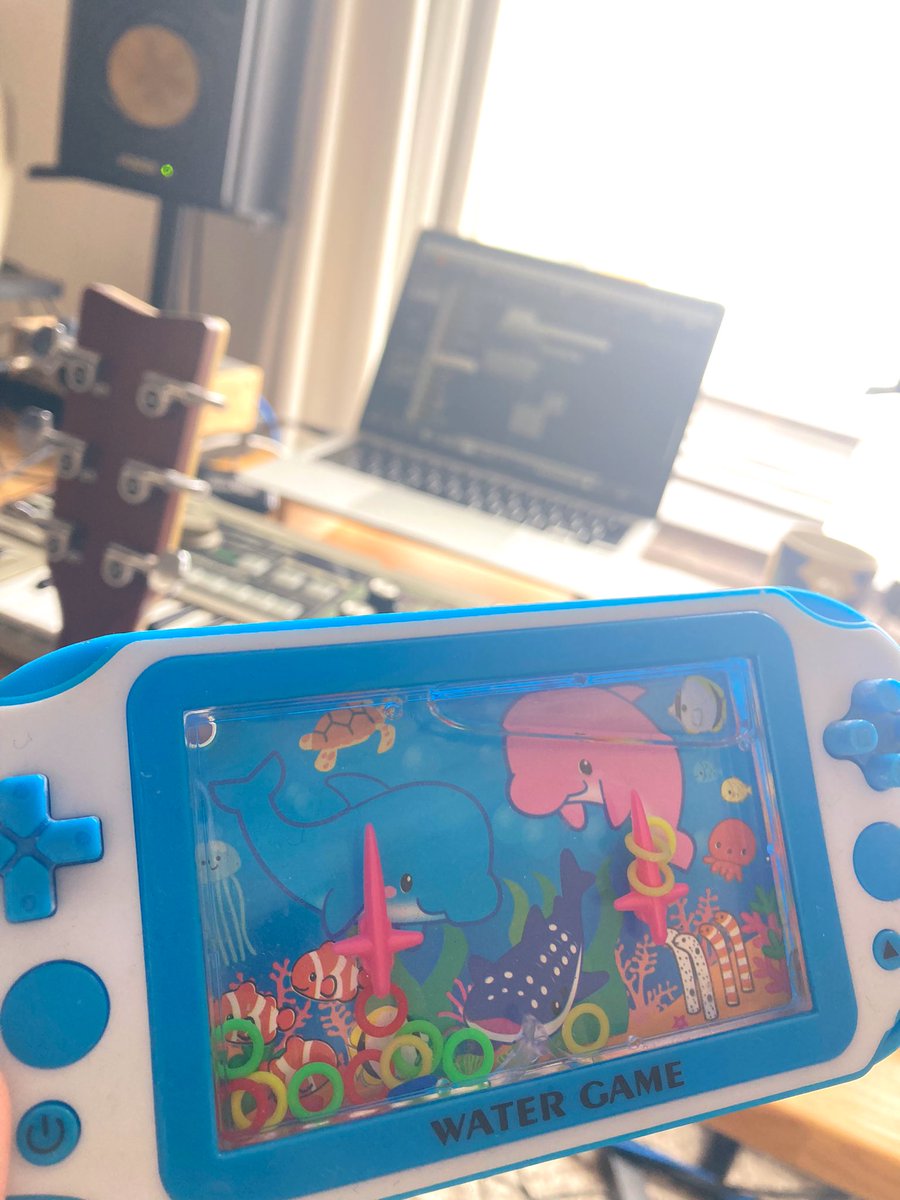 kibacosaya's tweet image. 曲作りの合間に🐬

#watergame
#昭和の香り
#昭和好き