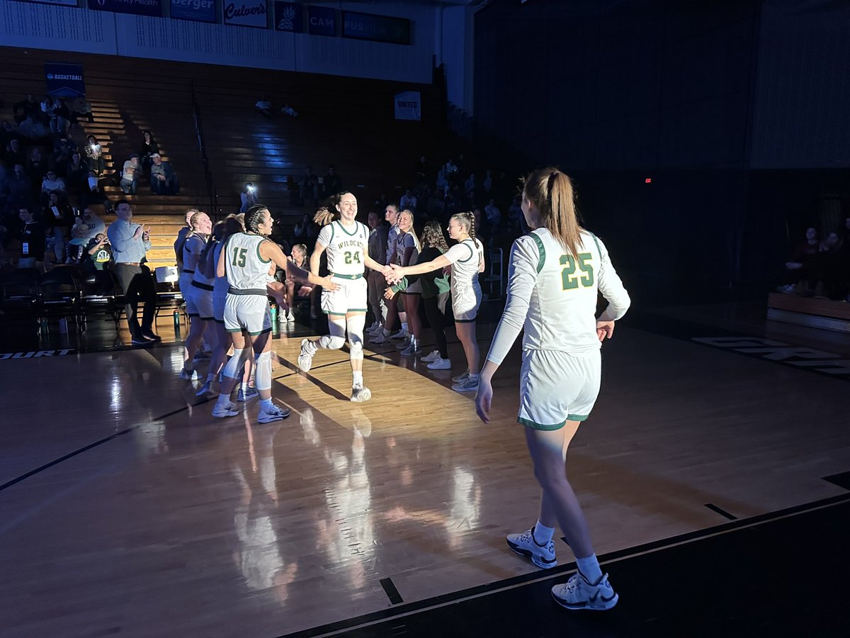 Casey_Ford33's tweet photo. I know it was a loss, but congratulations to @KuhnMakaylee for scoring over 2000 career points. It was a pleasure calling your @NMU_WBBall games this year. Great accomplishment! https://t.co/11HfOx9iH3