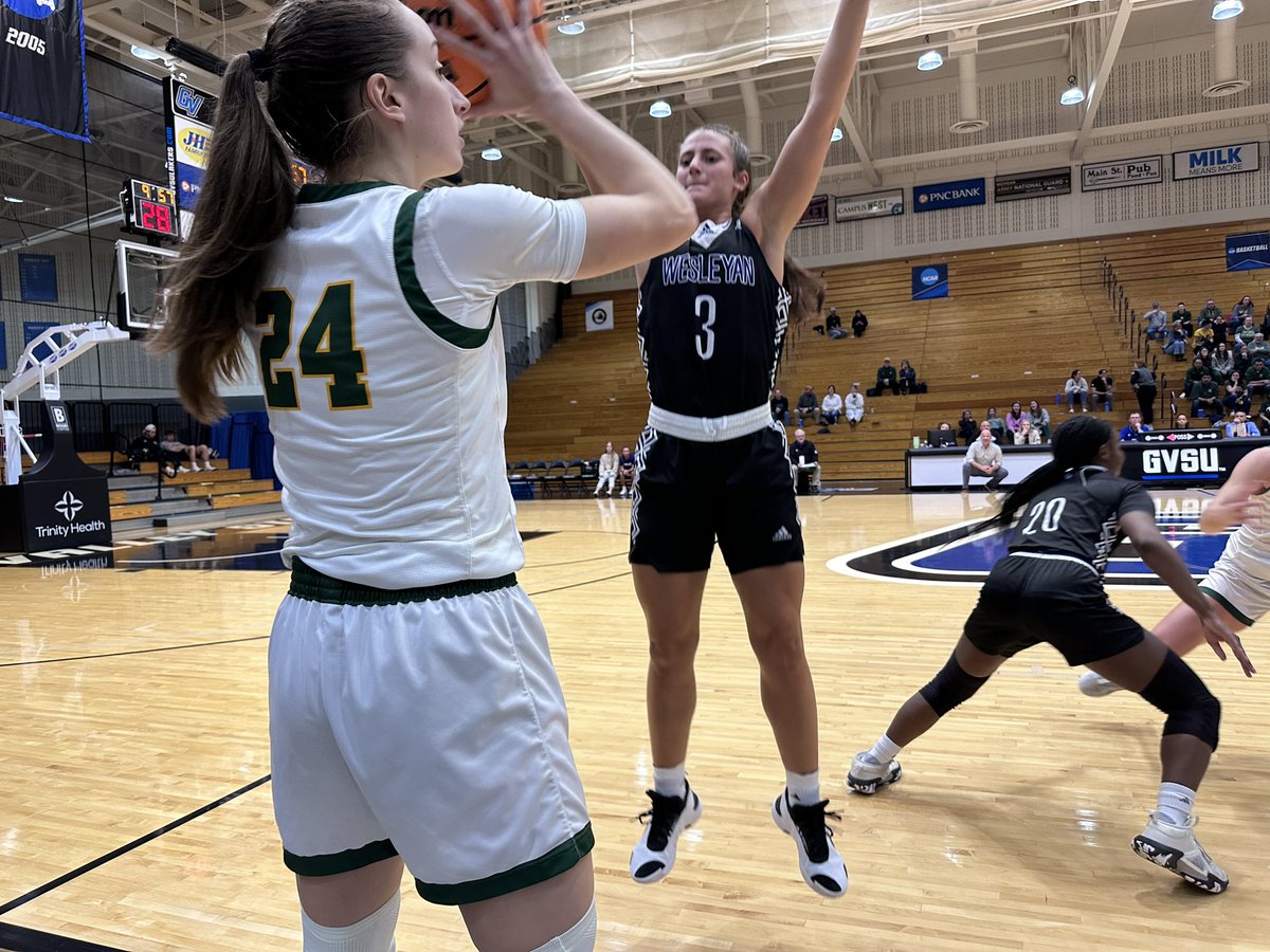 Casey_Ford33's tweet photo. I know it was a loss, but congratulations to @KuhnMakaylee for scoring over 2000 career points. It was a pleasure calling your @NMU_WBBall games this year. Great accomplishment! https://t.co/11HfOx9iH3