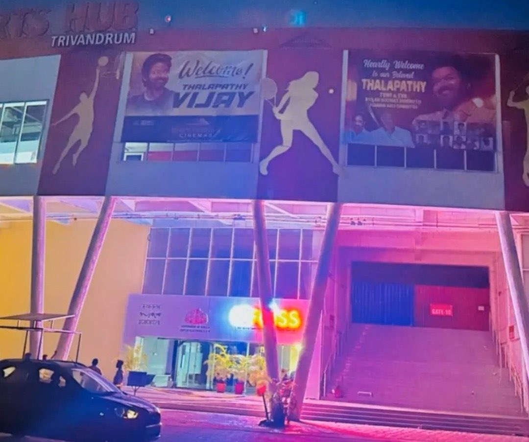 VijayFansTrends's tweet photo. God’s own country Kerala is getting ready to welcome their adopted son Thalapathy @actorvijay after 14 long years 🔥🔥 

#TheGreatestOfAllTime https://t.co/jyUstNubHi