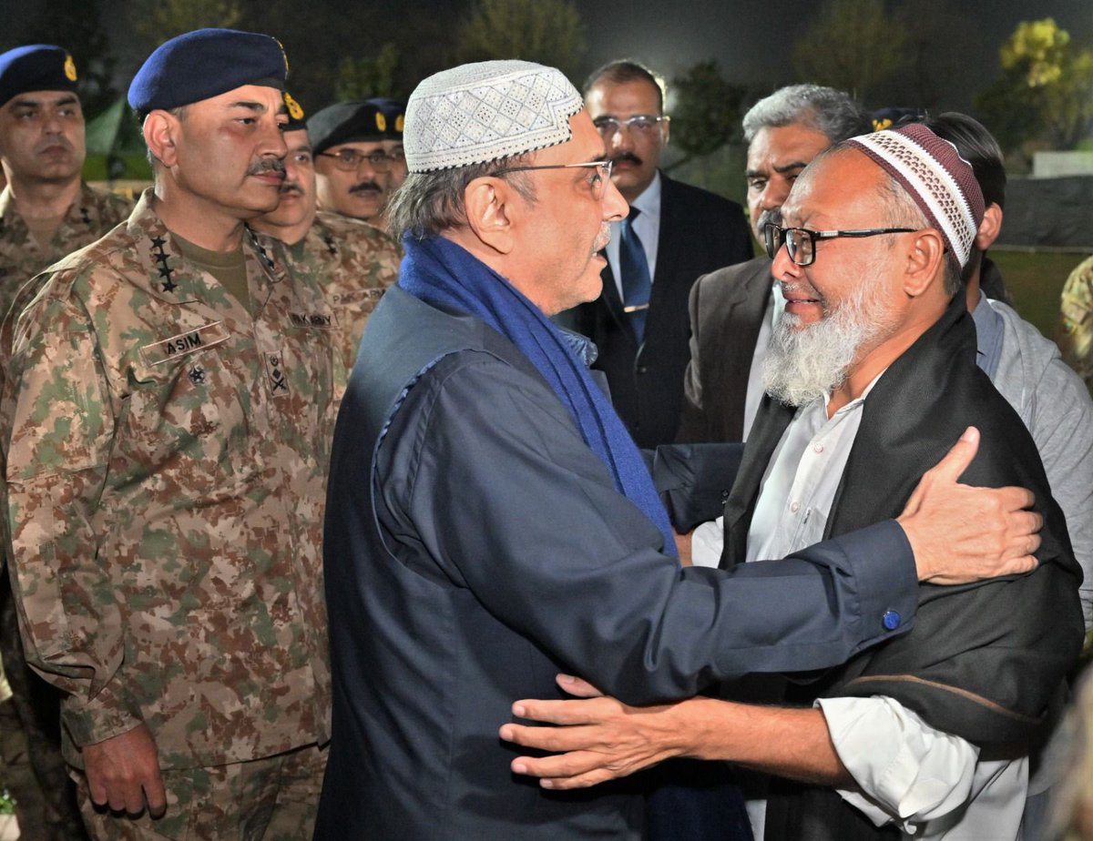 PakistanFauj's tweet photo. #ISPR
President of #Pakistan Asif Ali Zardari, General Sahir Shamshad Mirza CJCSC, General Syed Asim Munir #COAS, Lieutenant General Nadeem Anjum #DGISI attend Funeral prayers of Lieutenant Colonel Syed Kashif Ali Shaheed and Captain Muhammad Ahmed Badar Shaheed who embraced martyrdom  in Mir Ali, North Waziristan District. The funeral prayers were offered at Chaklala Garrison Rawalpindi

Foreign Minister, Interior Minister, Senior serving Military and Civil Officers, relatives of Shuhada and locals of the area attended the funeral prayers

“Pakistan Army has consistently upheld the ideals of Faith, Unity and Discipline.  Army has always endeavoured to set higher benchmarks of professionalism and loyalty in its unrelenting fight against terrorism”. President reiterated