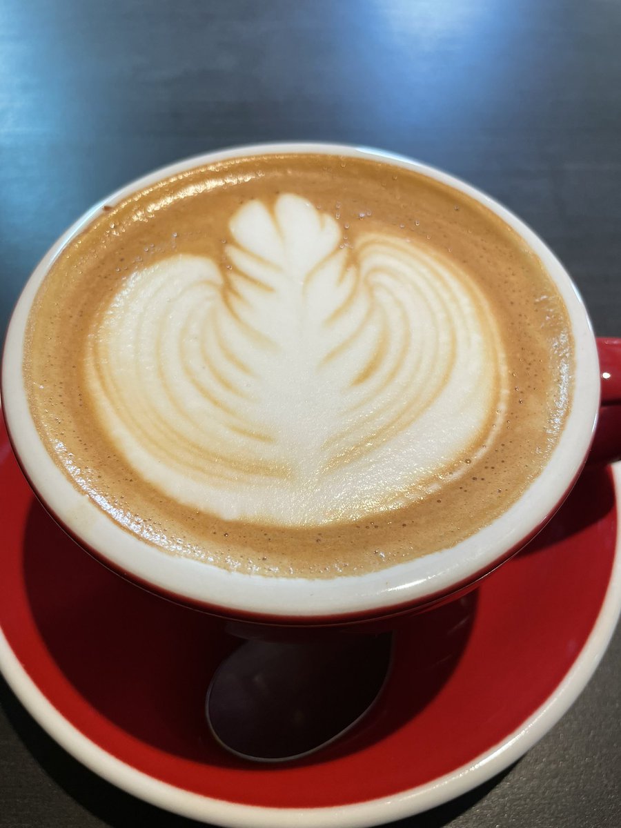 雨の白馬村カフェでのんびり☕️
ワッフル🧇久しぶりに食べたら美味しい😋