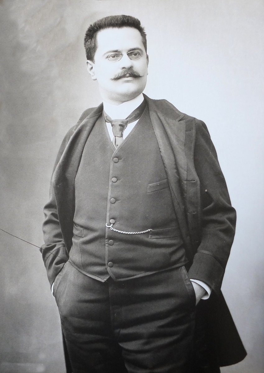 stefdesvosges's tweet photo. le 17 mars 1914 décès à Neuilly-sur-Seine de Gaston Calmette journaliste, directeur du Figaro, Henriette Caillaux épouse du ministre Joseph Caillaux lui tire dessus à la rédaction du journal après la publication d'une lettre privée, cimetière des Batignolles https://t.co/VkEJtmKU9d