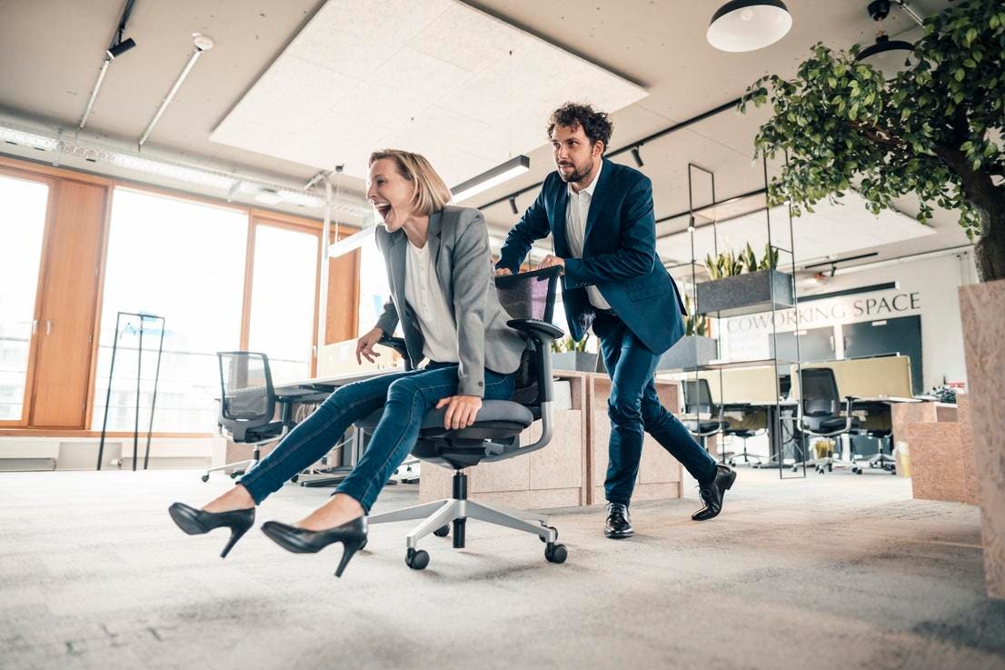 Forbes's tweet photo. The Trust Gap Between Employers And Workers https://t.co/q5wF88xliB https://t.co/FfdGAd4dyn