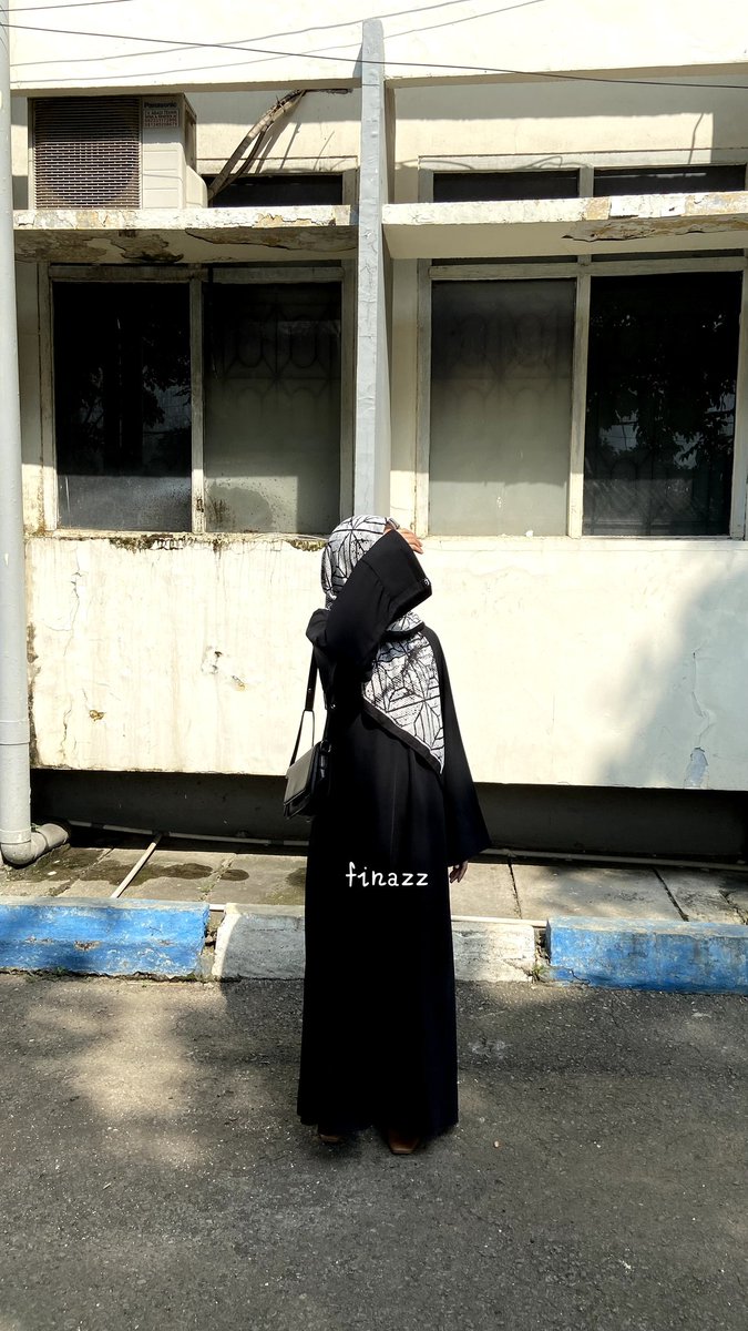 finazz06's tweet photo. ᡣ𐭩 Abaya Turki Basic
bahannya flowyy, modelnya basic jadi cocok dipake acara formal/nonformal. tersedia 23 warna, 10 RB+ terjual, karena bahannya wollpeach aku saranin pake inner rok, harganya cuma 150 RB an
https://t.co/CFBT7kQfE6 https://t.co/zWyvNQy9Kz