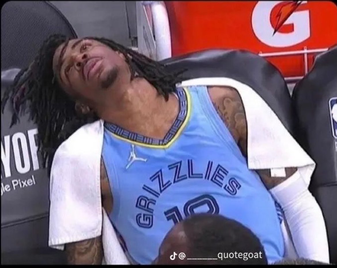 TheAfolaranmi's tweet photo. me when i dont get a textback within 10 secs https://t.co/JuRx91Pjkl