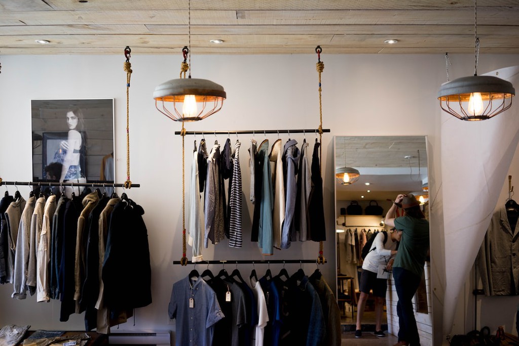 NYC STYLE. From timeless to trendsetting, you're guaranteed to find threads that speak to your soul our list of the best shops in the BA 🍏. Read more 👉 lttr.ai/AQK9o #newyork #style #newyorkcity