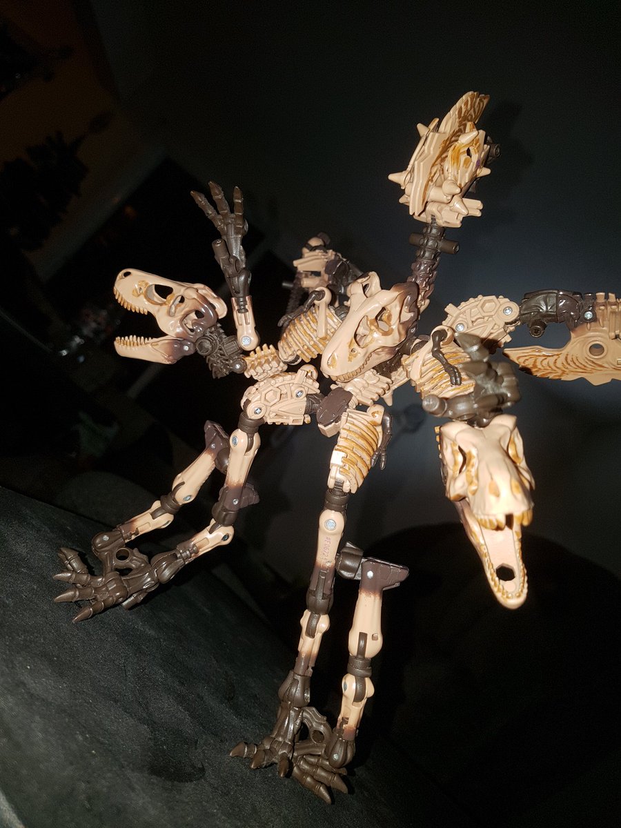 TheLocalBard's tweet photo. Predacon Fossilizer Paleotrex. I love this figure. I have three.
#Transformers #WarForCybertronKingdom #Predacons #Fossilizers #Paleotrex #ToyPhotography https://t.co/P4JLtKwk3X