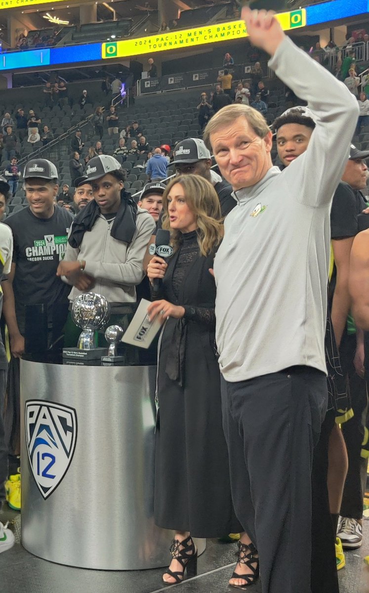 This season was likely Dana Altman's best coaching of his career. He took a team with only eight scholarship players remaining to a @pac12 tournament title and an NCAA bid. The team has obvious deficiencies but the toughness and desire he instilled in the team won out. Tonight