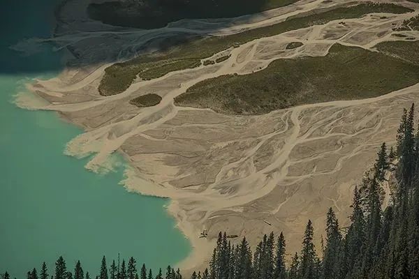 Découvrez la randonnée depuis le lac Louise au point de vue du Big Beehive et passant par les sympatiques lac Miroir et Agnès 
#randonnéelaclouise #bigbeehive #randonnéerocheuses canadiennes #Canada #randonnéeCanada

buff.ly/44Bj8Zi