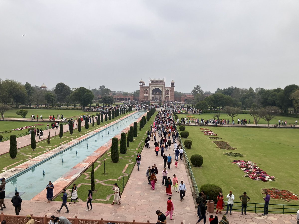 ali_zabaan's tweet photo. #TajMahal https://t.co/ro5rHAhCq8
