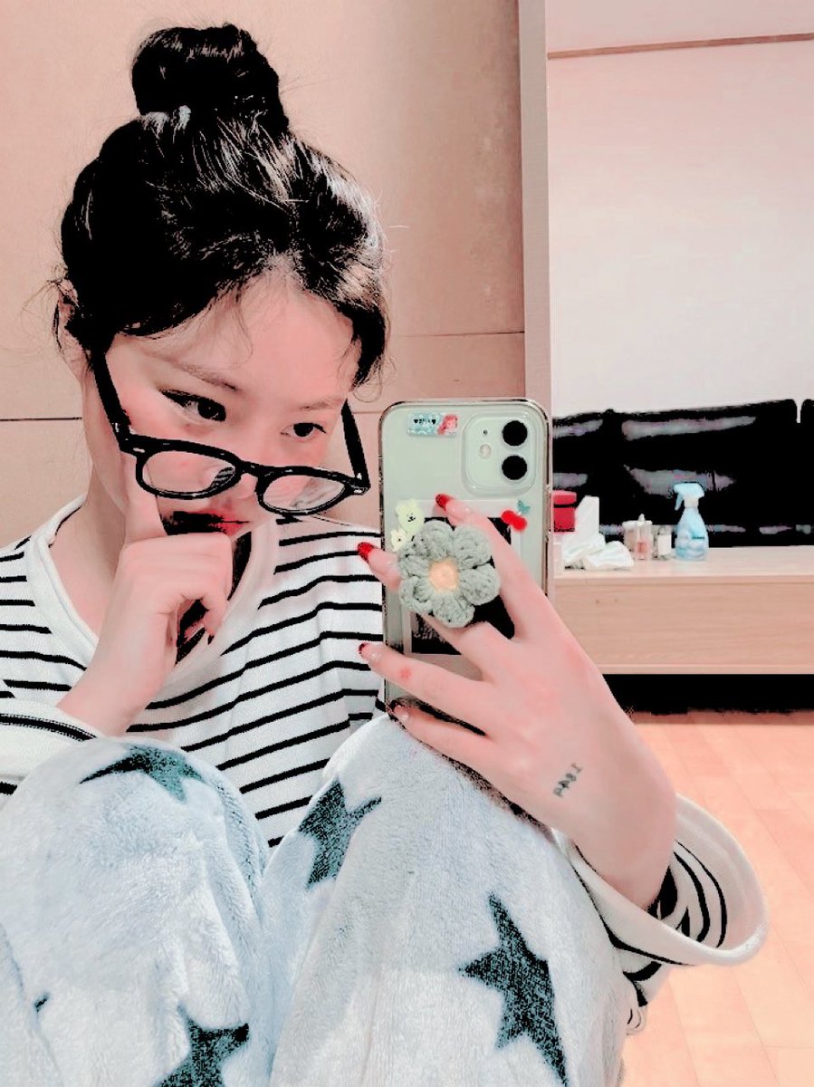 ⠀⠀

wearing comfy star pajamas! he called me stargirl, what does that mean~ but i think it’s an endearment??? 

⠀⠀