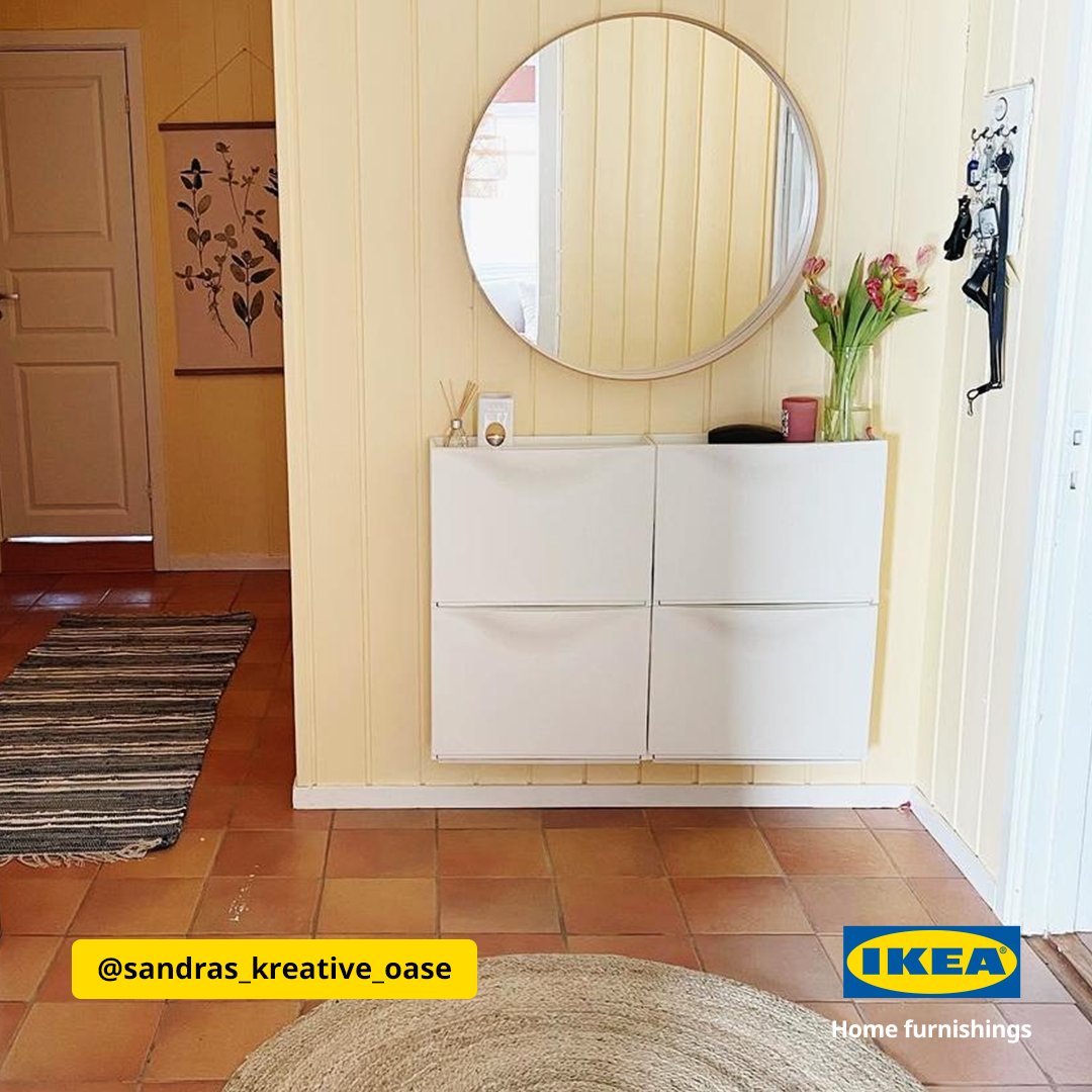 Make way for a great entryway. Perfect for petite spaces, TRONES