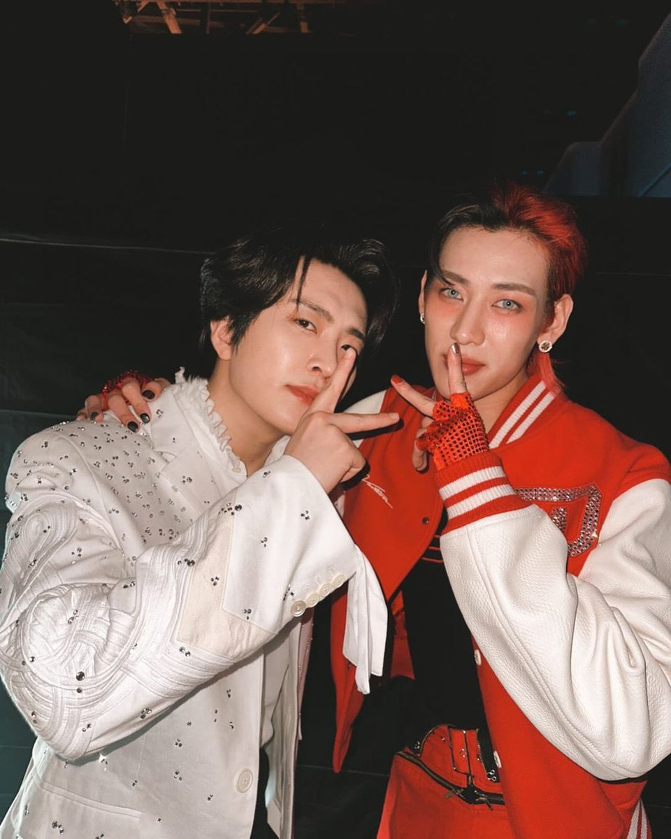 PPGirlGOT7's tweet photo. รักทั้งสองคน 💚🦦🐍 #GOT7 #JaeBam
#Youngjae #BamBam
#INSIDEOUT #INSIDEOUTinBKK #2024YOUNGJAEinBKK_D1 https://t.co/emUBz1JSBc