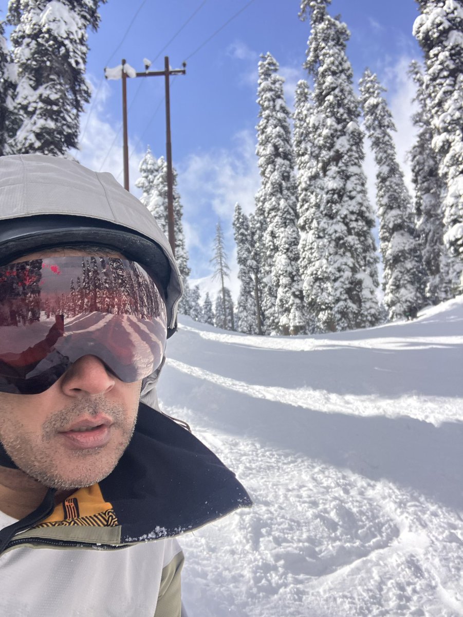 ali_zabaan's tweet photo. #Gulmarg #Snowboarding #Kashmir https://t.co/sDaSzjQuS9
