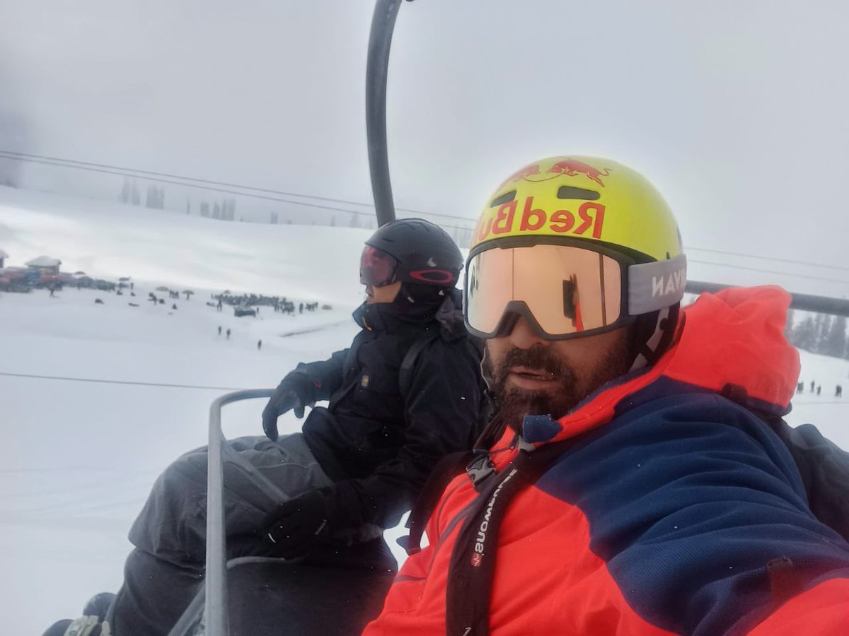 ali_zabaan's tweet photo. #Gulmarg #Snowboarding #Kashmir https://t.co/sDaSzjQuS9