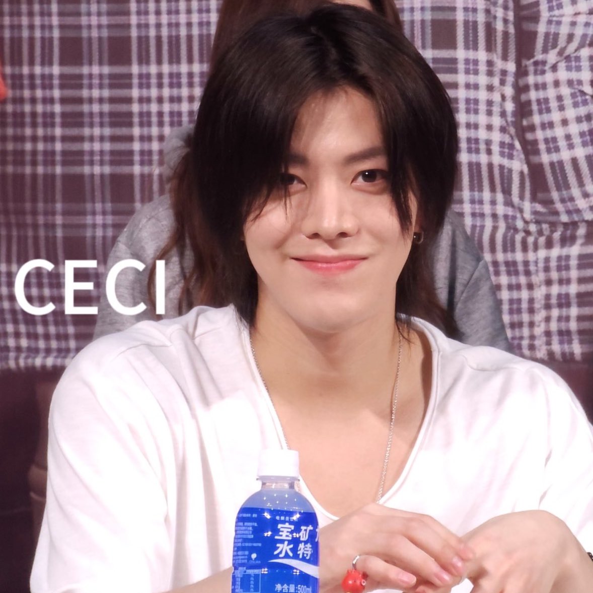 yutapics's tweet photo. How cute😭

#YUTA #유타 #悠太 https://t.co/rTFARavVRS