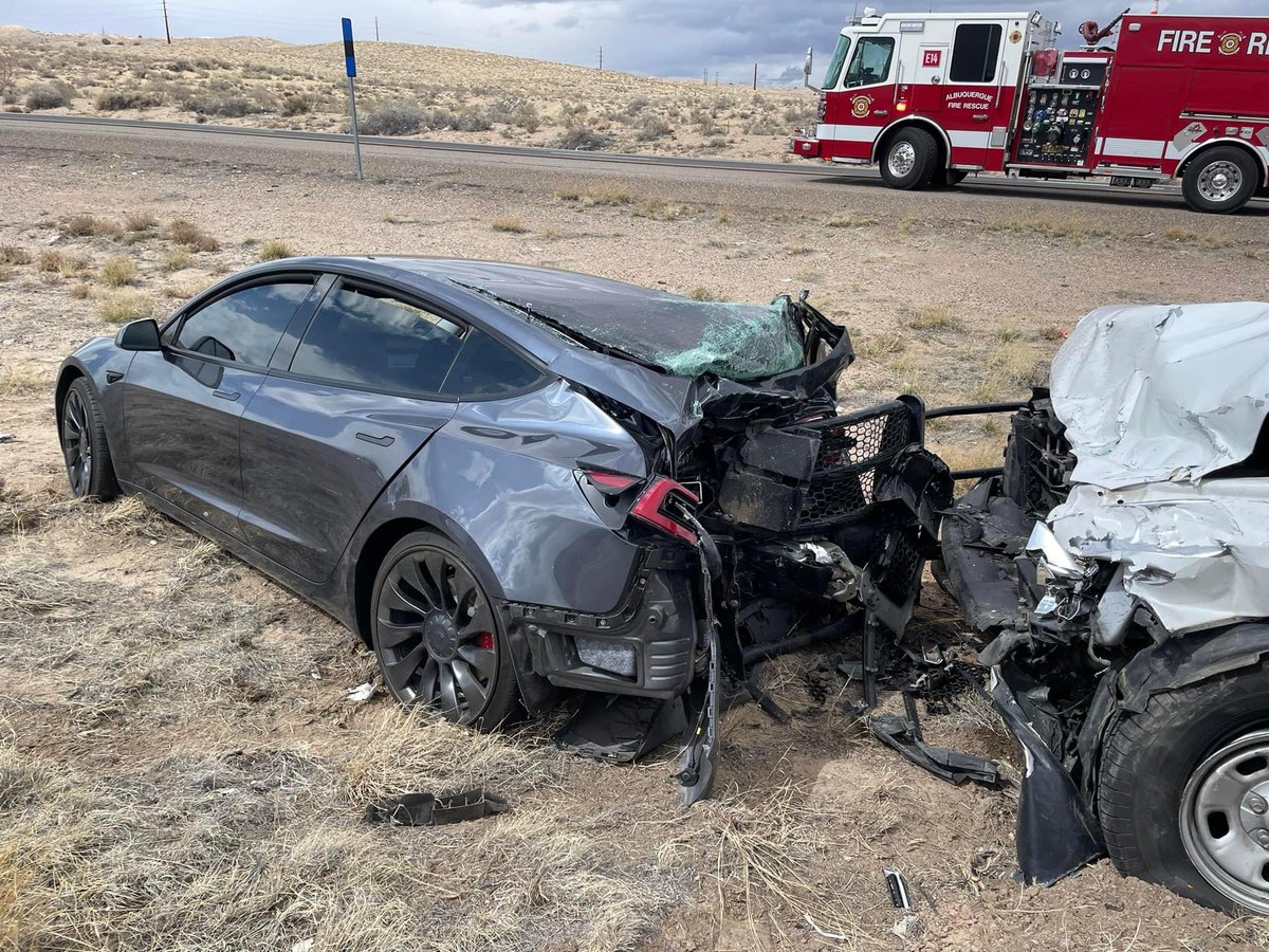 EstherRebers's tweet photo. Another huge collision happened where a Tesla was hit in the back. The car that hit the @Tesla never braked.
The two passengers walked away from the accident with a few bruises.
The driver:
My wife and I were rearended on I40 in New Mexico by a distracted driver 3 days ago.  We are fortunate to somewhat walk away from the crash. In reviewing the flashdrive, the driver who ran into us did not stop!!

Tesla is the safest car in the world today. That fact only is already reason enough to get one soon.
@tesla_na @cb_doge @Teslasaveslives @elonmusk