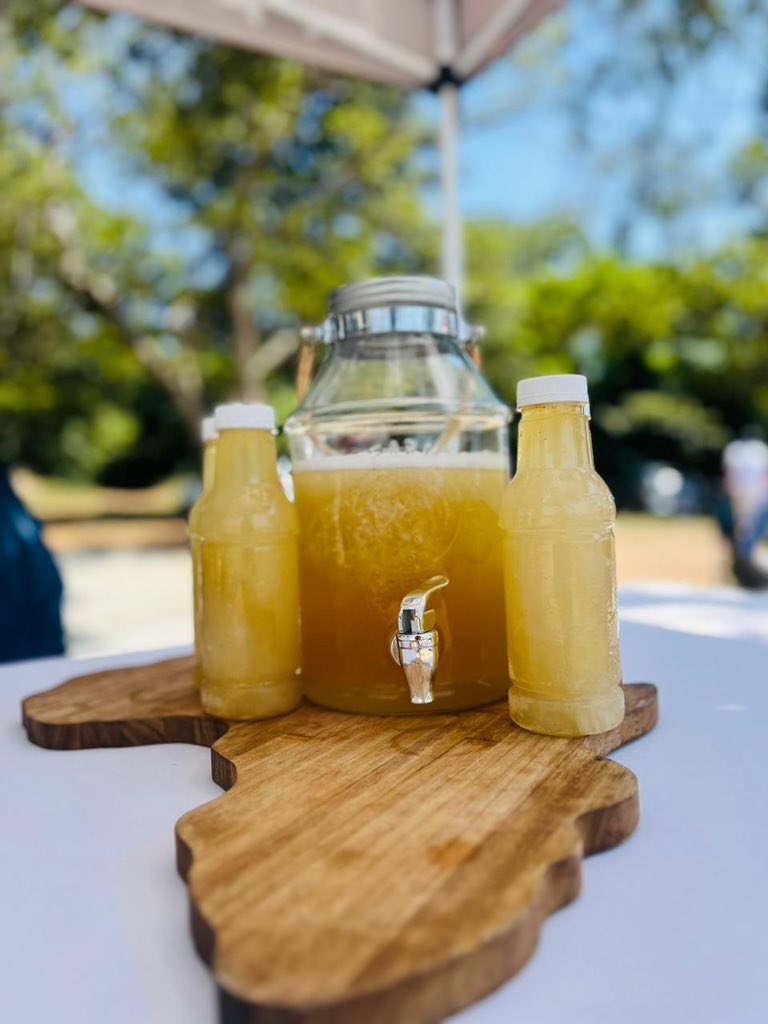 manenzhe_samuel's tweet photo. Gemere at Famous caravan only R20 https://t.co/GC0ChZDpBZ