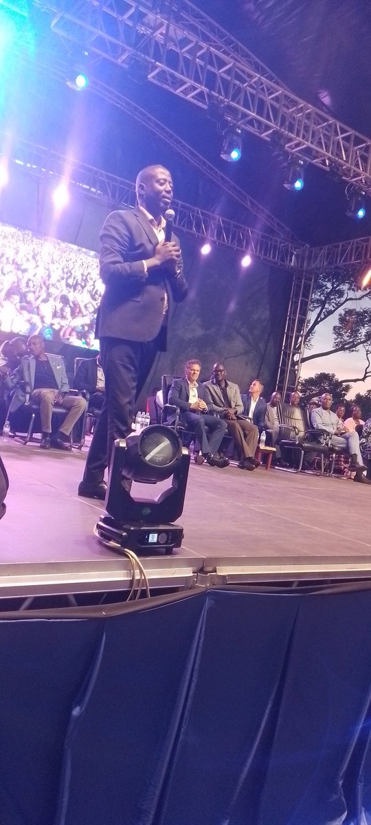 SakeSector1's tweet photo. Mu murenge wa Sake hari kubera igiterane Mpuzamatorero cyitabiriwe n'Abaturage baturutse mumirenge itandukanye kiyobowe na Ev.Dr Dana Morey, kumunsi wa gatatu umushyitsi mukuru yari Umuyobozi w'akarere wungirije ushinzwe iterambere ry'ubukungu Bwana Mapambano Nyiridandi Cyriaque. https://t.co/mPMj0y0yad