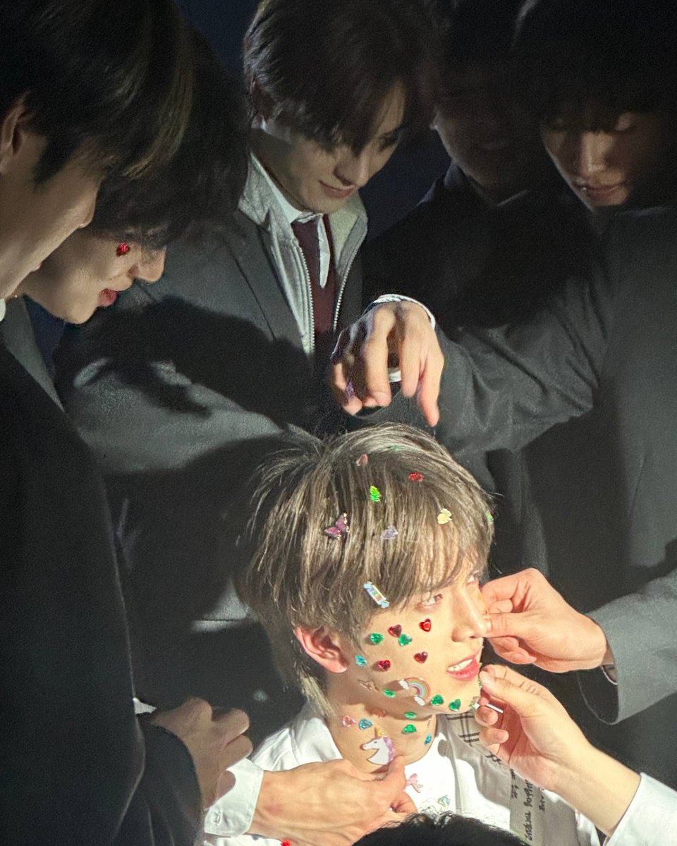 leftirs's tweet image. sdg berpikir harus aku apakan cowo imud ini